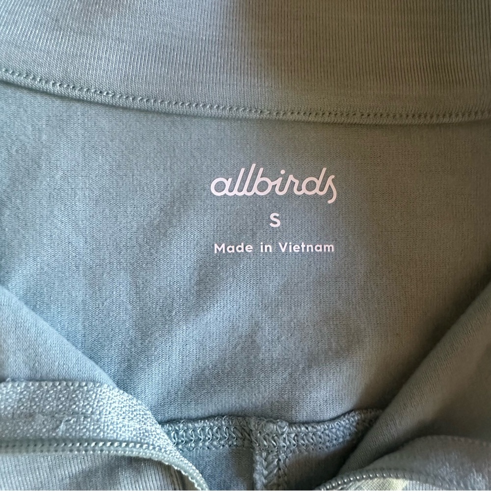 Allbirds Natural Run Mid Layer in Green Hush - Small - Picture 6 of 7